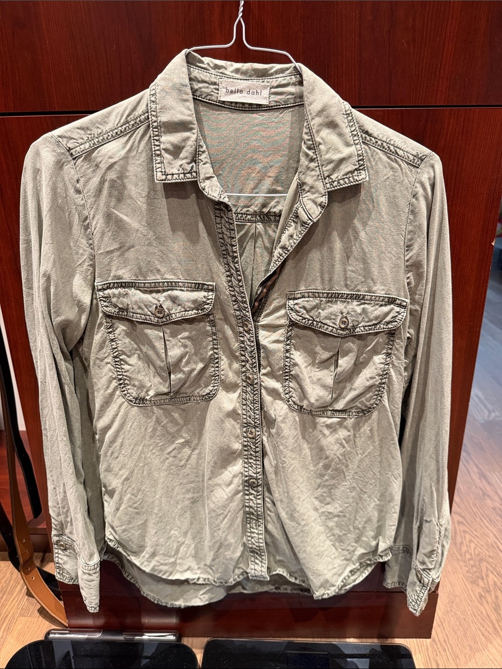 Bella Dahl Men's Light Olive Utility Button-Down Shirt
